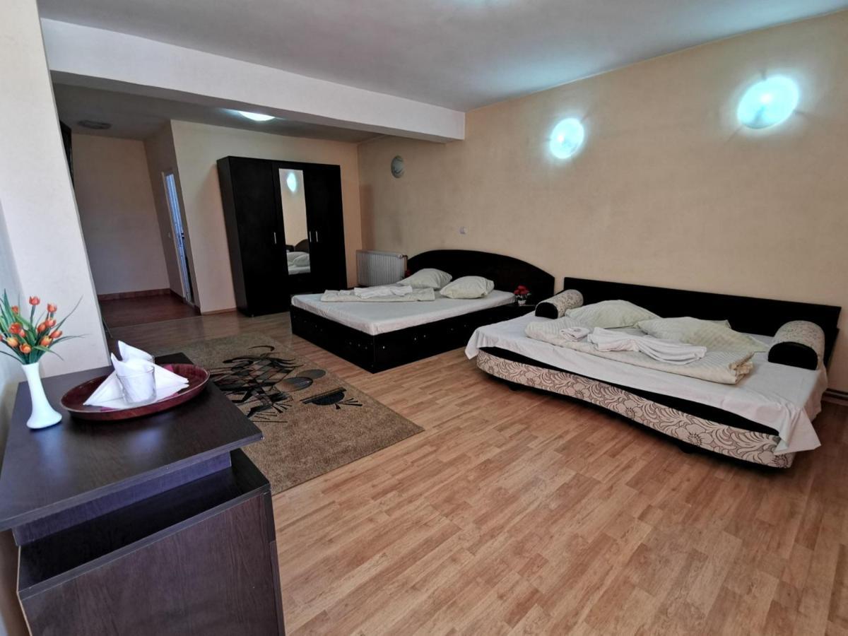 International Recola Motel Băneşti Esterno foto